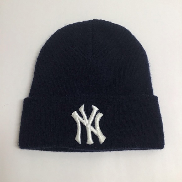 New York Yankees Beanie Blue Knit Hat Vintage MLB Embroidered NY Logo Cuffed Cap - Picture 6 of 7